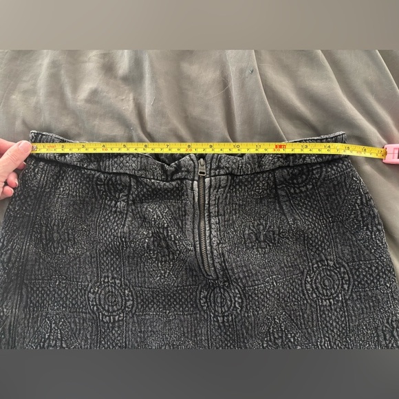 Roxy Black Textured Pencil Skirt - Picture 5 of 6